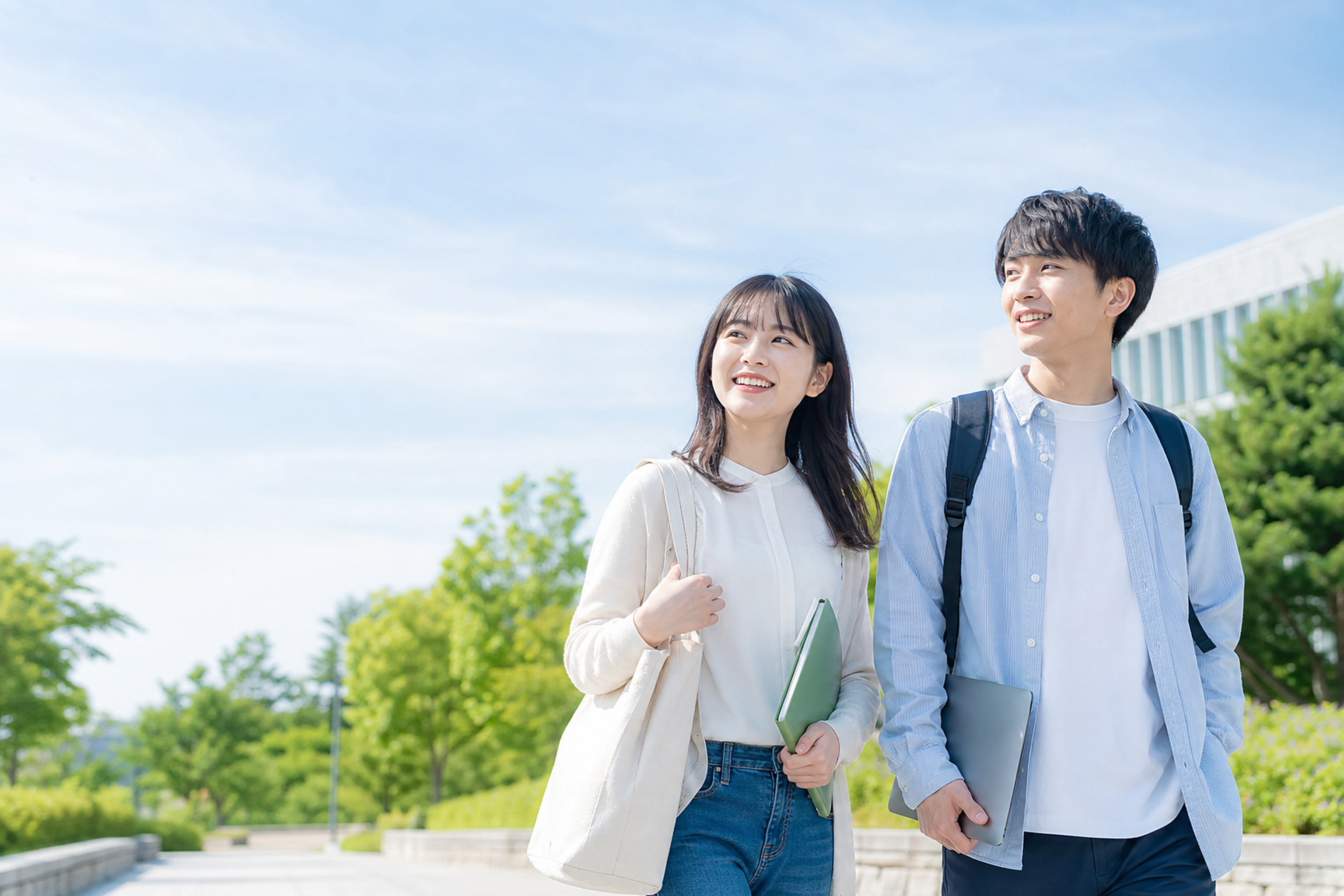 <span class="inline-block">テストも、</span><span class="inline-block">情報も、</span><span class="inline-block">面接も。</span><span class="inline-block">公務員試験の</span><span class="inline-block">すべてが、</span><span class="inline-block">ここに。</span>